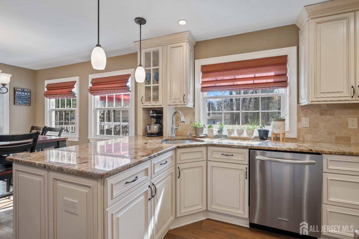 5 Carter Road East Brunswick, NJ 08816 - Photo 8 of 39 Gallery Image 8