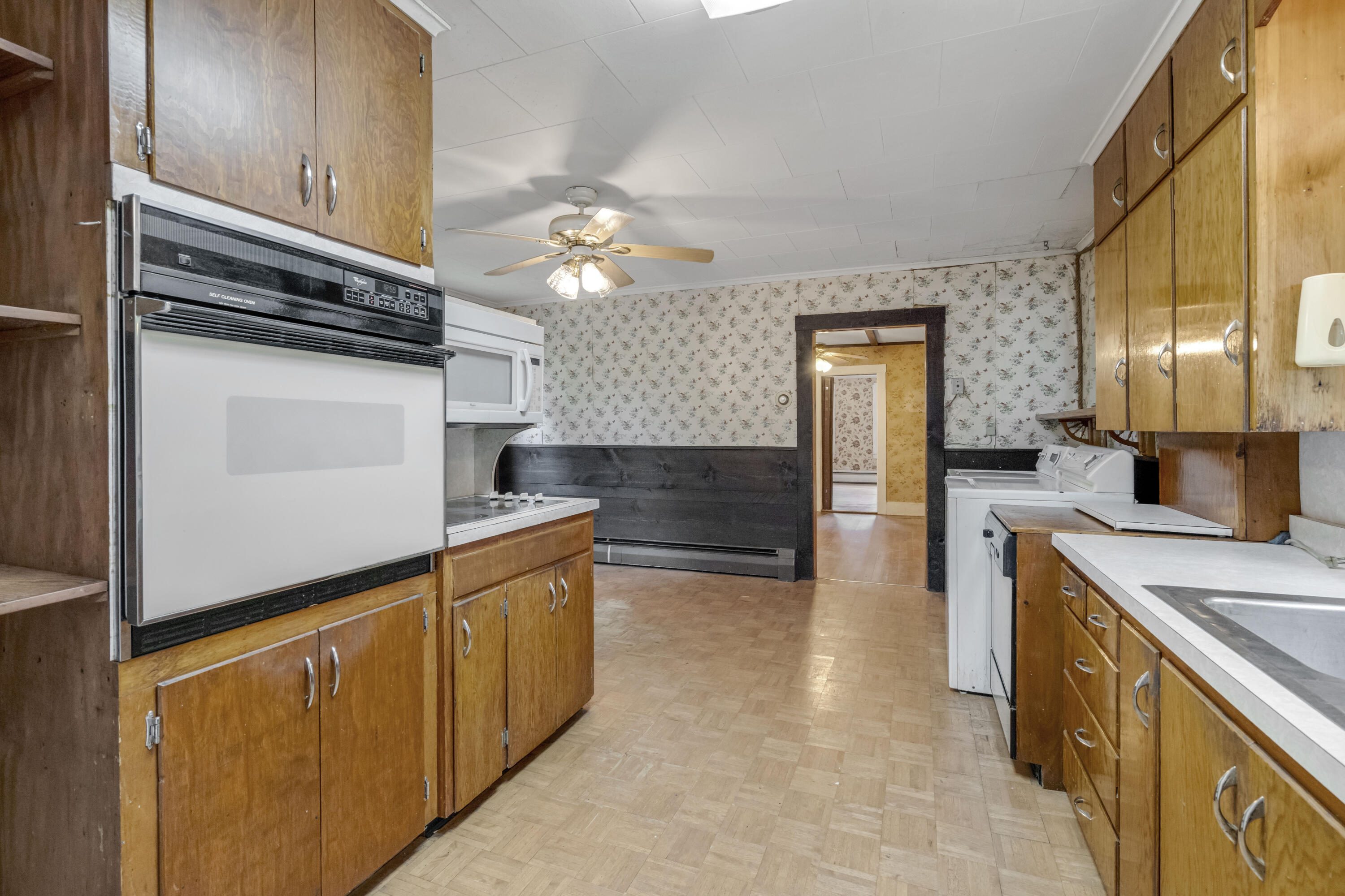 209 Oak Hill Road Auburn, ME 04210 - Photo 9 of 58 DSC02659