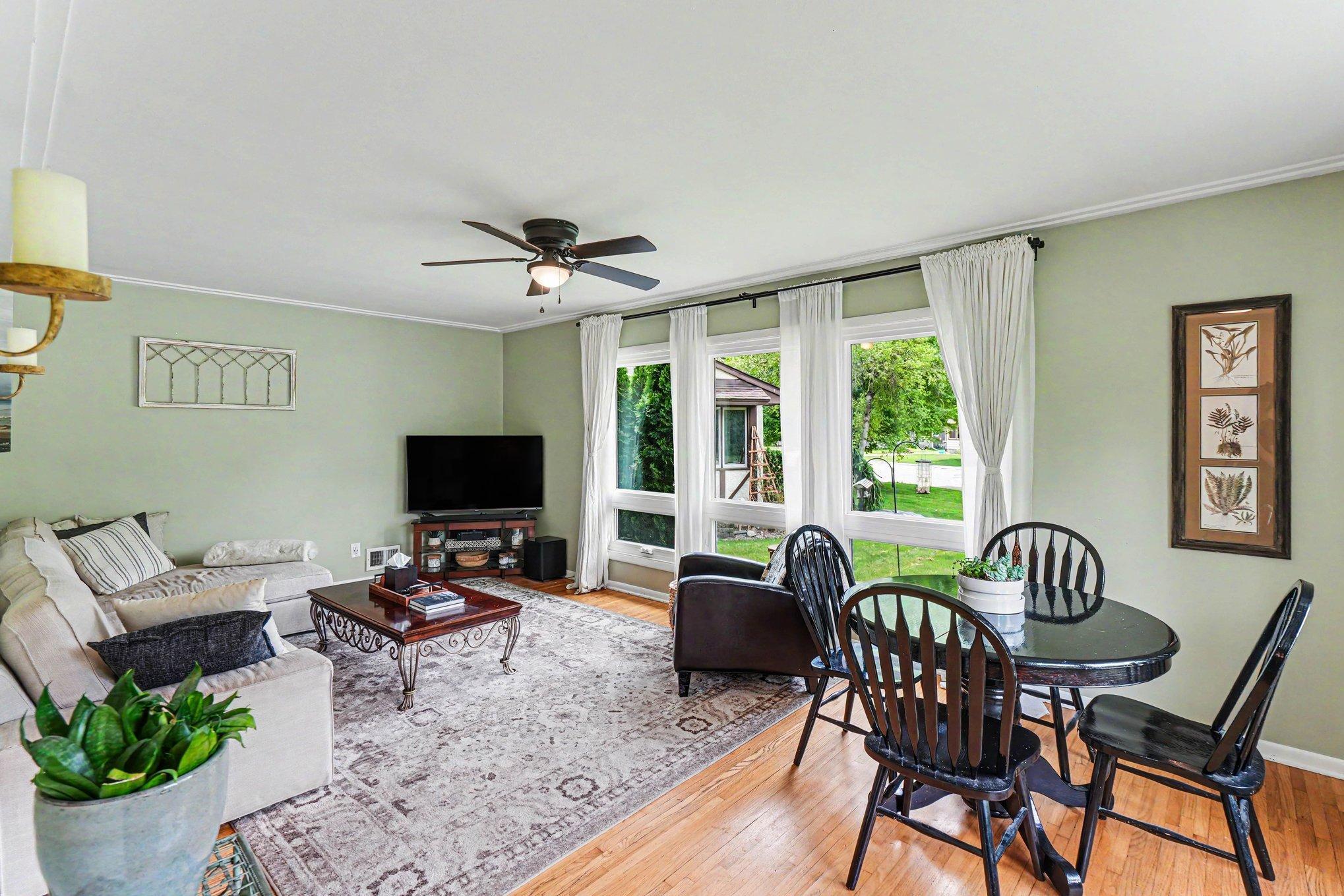 531 Locust Street Chaska, MN 55318 - Photo 3 of 28