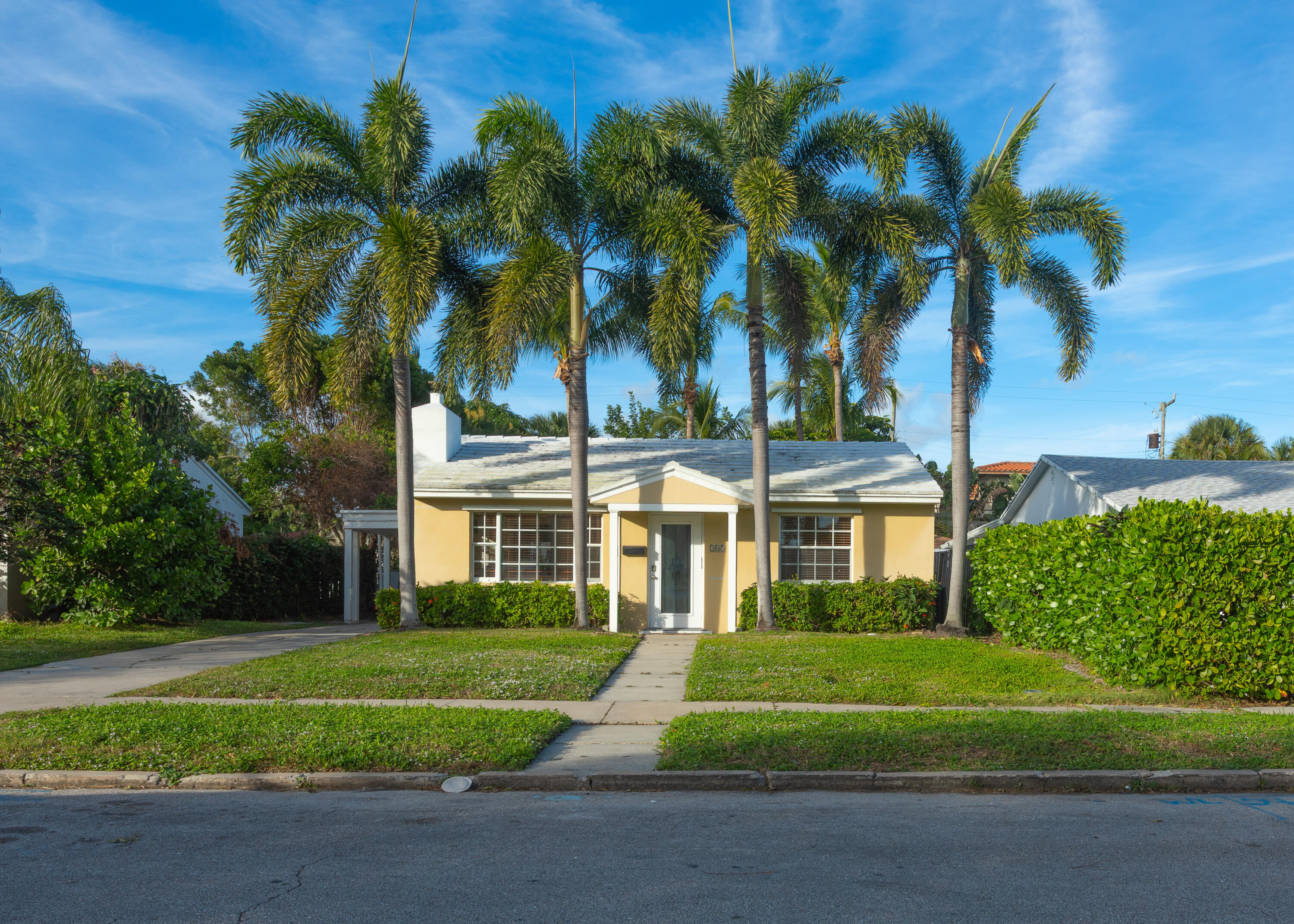 245 Cortez Road West Palm Beach, FL 33405 - Photo 6 of 32 Front Home