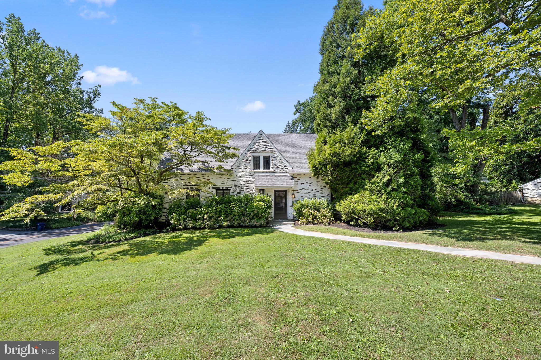 901 Twyckenham Road Media, PA 19063 - Photo 1 of 40 Charming Cotswold Cottage