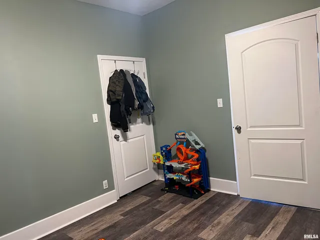 $169,900 | 605 Follis Avenue, Johnston City, IL 62951