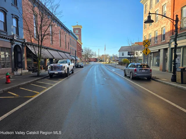 $1,700 | 33 Main Street, Unit 3, Chatham, NY 12037