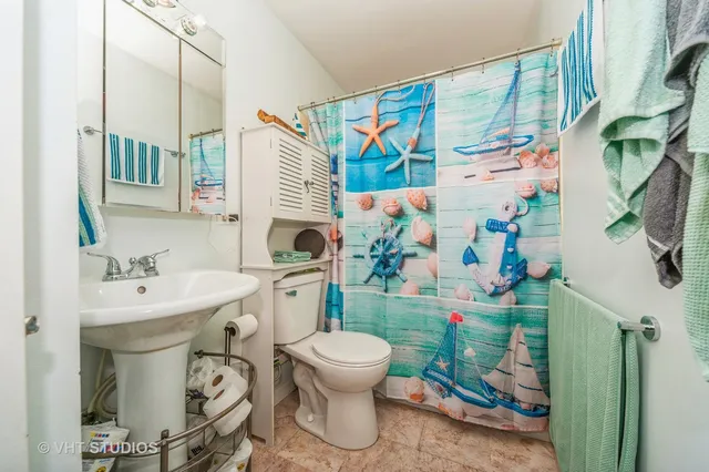 $2,000 | 1550 Sandpebble Drive, Unit 306, Wheeling, IL 60090