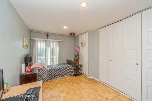 $2,000 | 1550 Sandpebble Drive, Unit 306, Wheeling, IL 60090