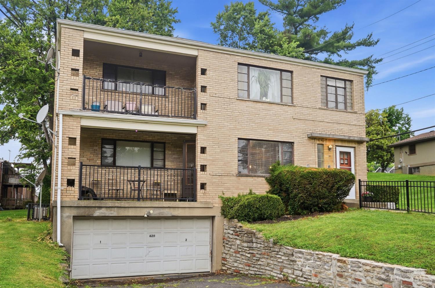6211 Paddock Road Cincinnati, OH 45216 - Photo 3 of 80