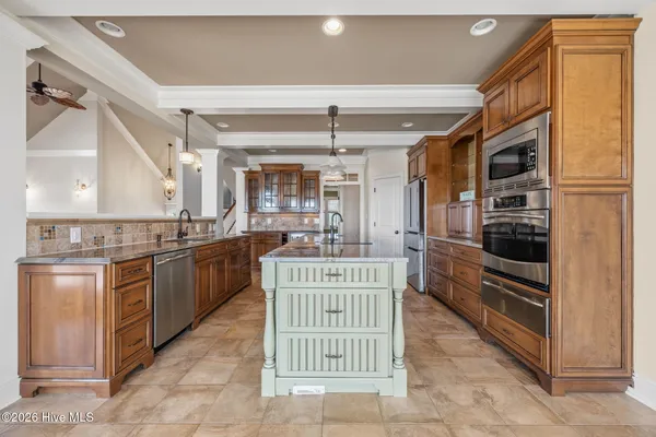 $1,900,000 | 112 Elizabeth's Way, Swansboro, NC 28584