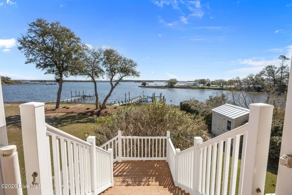 $1,900,000 | 112 Elizabeth's Way, Swansboro, NC 28584