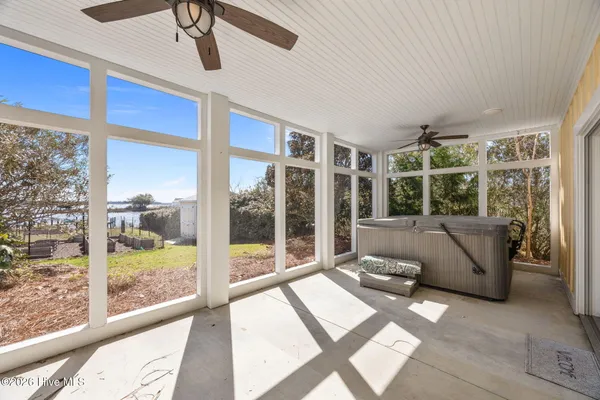 $1,900,000 | 112 Elizabeth's Way, Swansboro, NC 28584