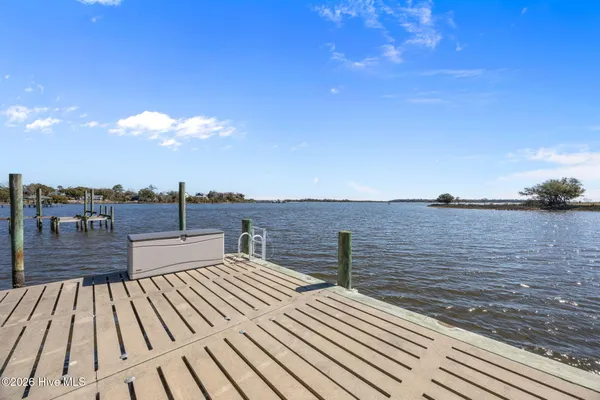 $1,900,000 | 112 Elizabeth's Way, Swansboro, NC 28584