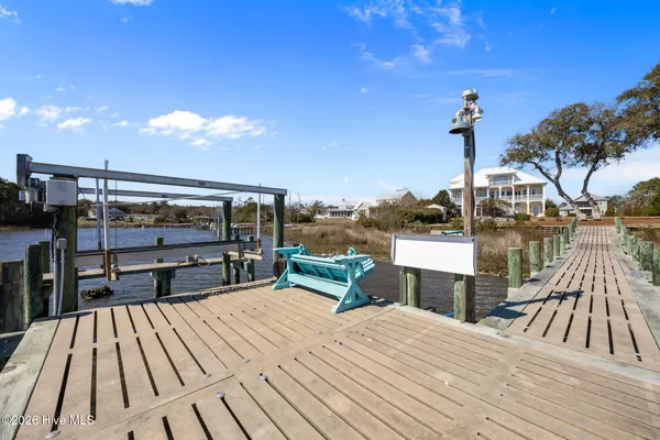 $1,900,000 | 112 Elizabeth's Way, Swansboro, NC 28584