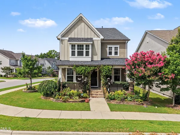 $711,000 | 2917 Farmhouse Drive, Apex, NC 27502
