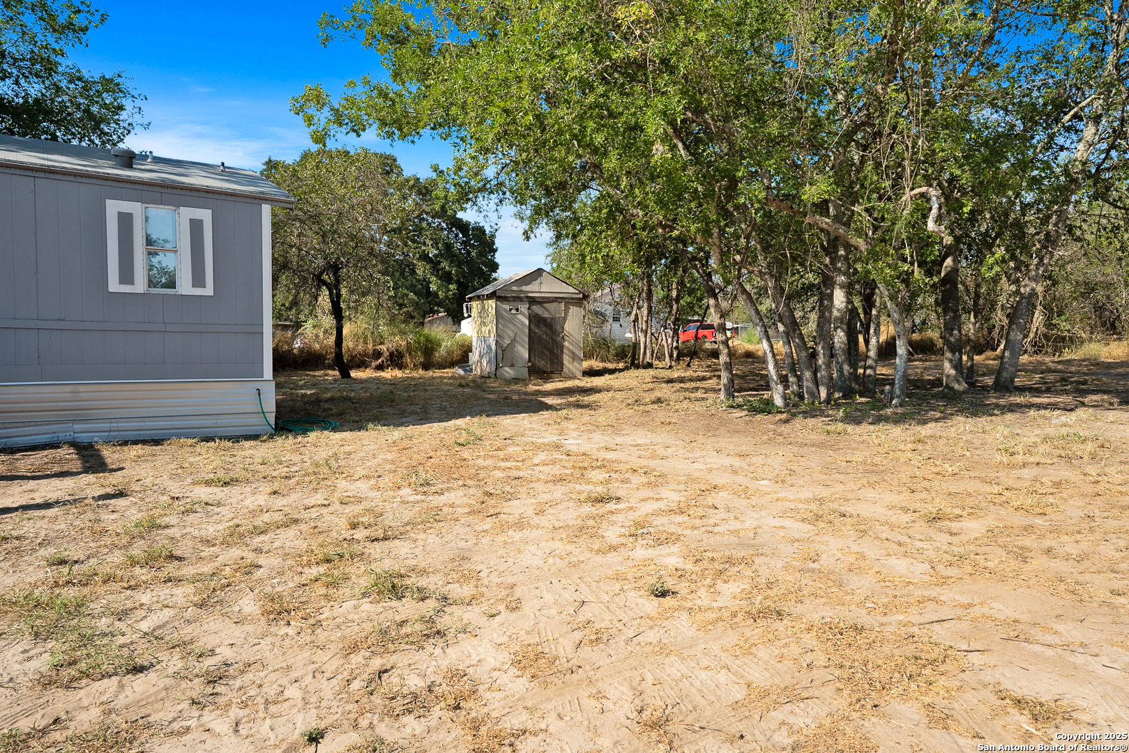 25335 Pleasanton Road San Antonio, TX 78264 - Photo 12 of 26 a view of outdoor space and yard
