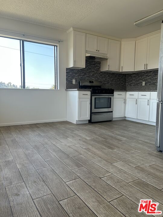 701 Raleigh Street, Unit 4 Glendale, CA 91205 - Photo 4 of 8 Gallery Image 4