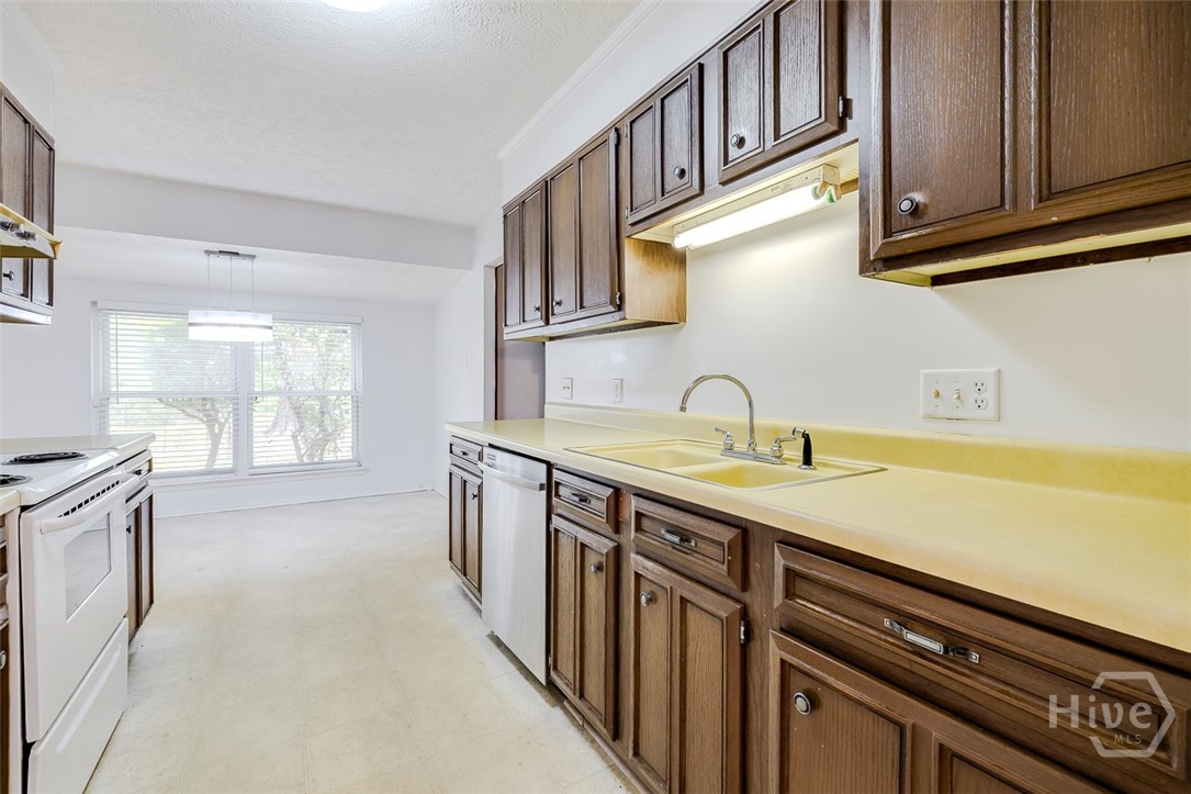 817 Jamestowne Road Savannah, GA 31419 - Photo 10 of 37 Gallery Image 10