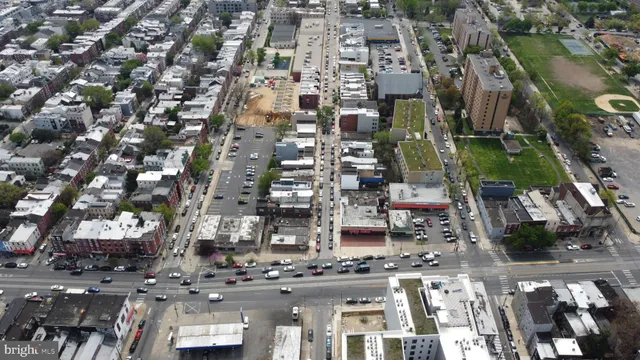 $260,000 | 621 West Girard Avenue, Philadelphia, PA 19123