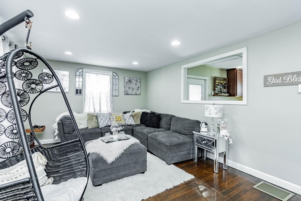 31 Tumbleweed Road Springfield, MA 01109 - Photo 6 of 29