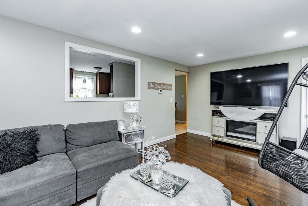31 Tumbleweed Road Springfield, MA 01109 - Photo 8 of 29
