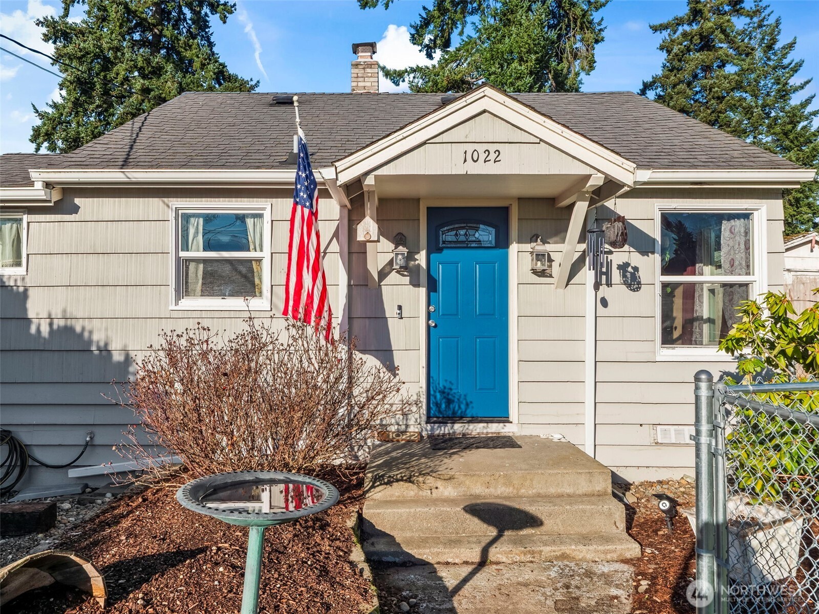 1022 Sheridan Road Bremerton, WA 98310 - Photo 2 of 28
