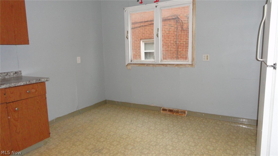 13578 Cedar Road Cleveland, OH 44118 - Photo 7 of 24