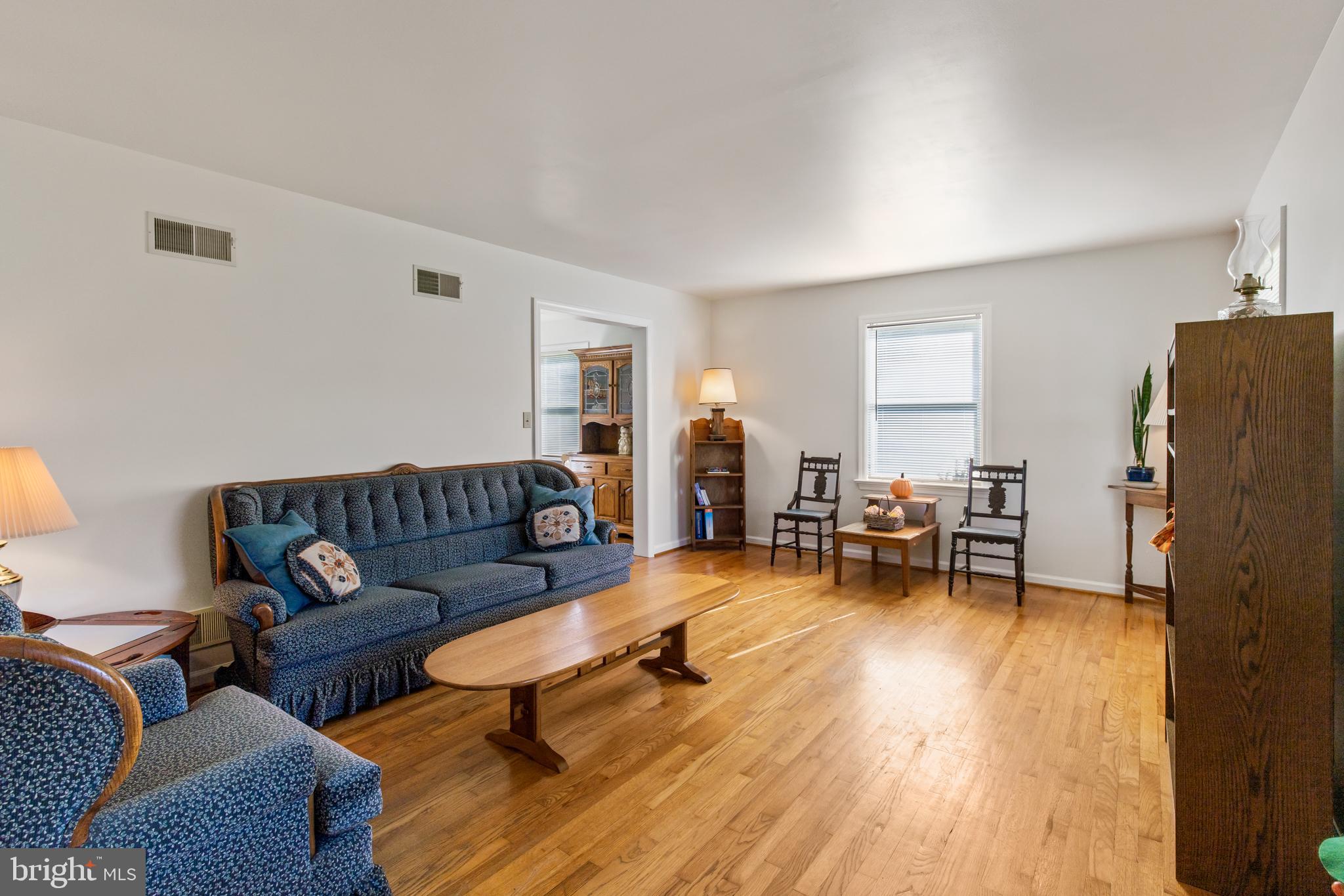 205 Run Valley Road Conestoga, PA 17516 - Photo 17 of 40 Living Room