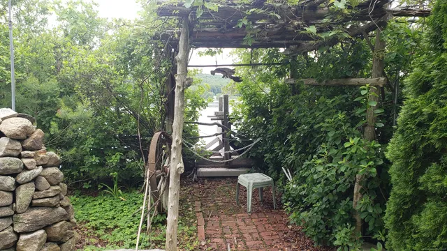 $169,999 | Island, East Hampton, CT 06424