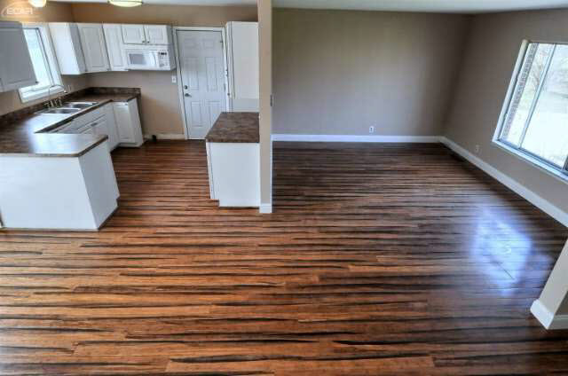10451 Jennings Road Grand Blanc, MI 48439 - Photo 8 of 27 21119967-7.JPG