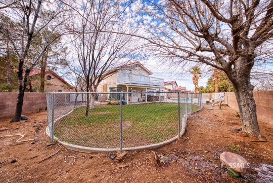 904 North Sol Court Ridgecrest, CA 93555 - Photo 46 of 50 a view of outdoor space yard and house