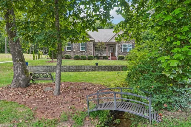 $505,000 | 1550 Pike Pl Court, Kernersville, NC 27284