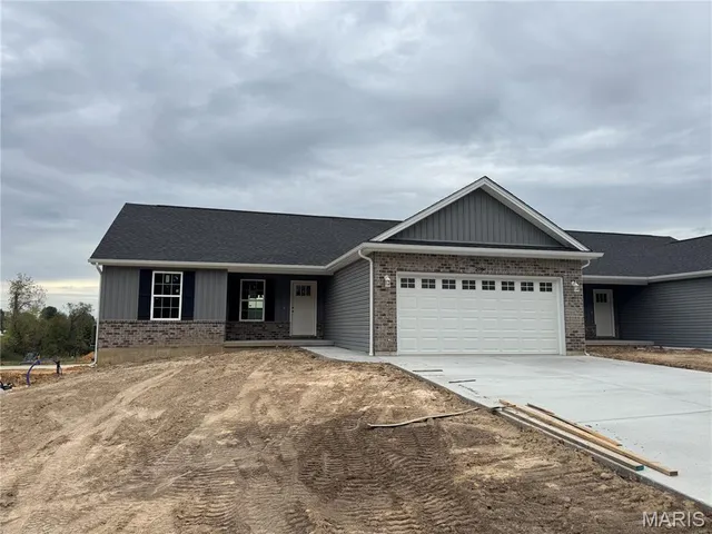 $274,900 | 276 Railroad Street, Moscow Mills, MO 63362