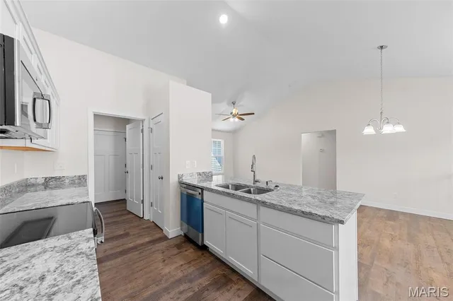 $274,900 | 276 Railroad Street, Moscow Mills, MO 63362