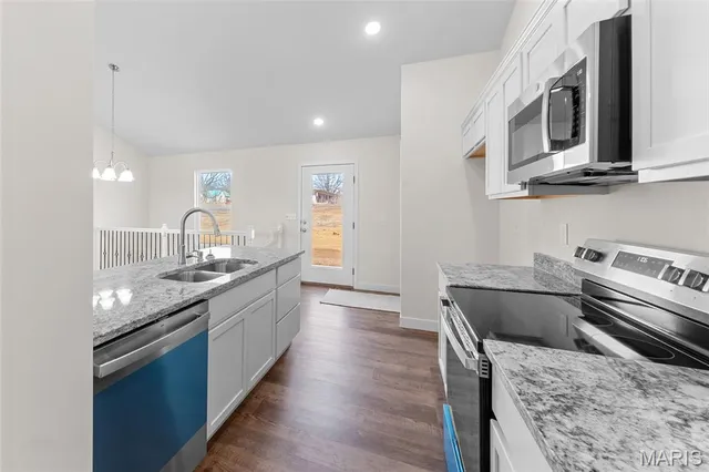 $274,900 | 276 Railroad Street, Moscow Mills, MO 63362