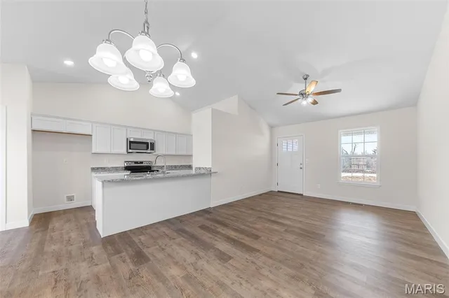 $274,900 | 276 Railroad Street, Moscow Mills, MO 63362