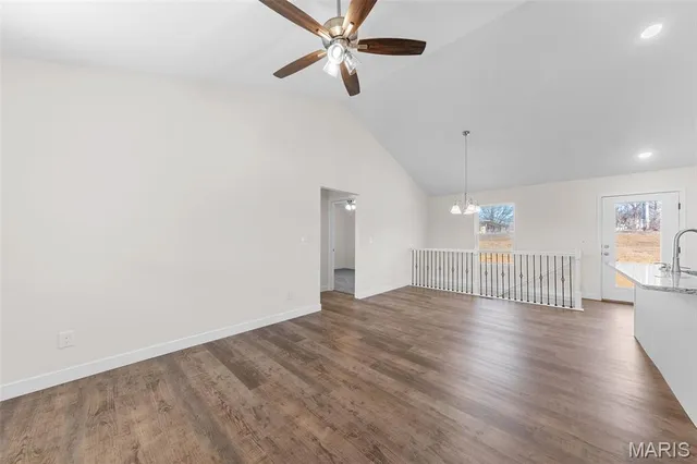 $274,900 | 276 Railroad Street, Moscow Mills, MO 63362