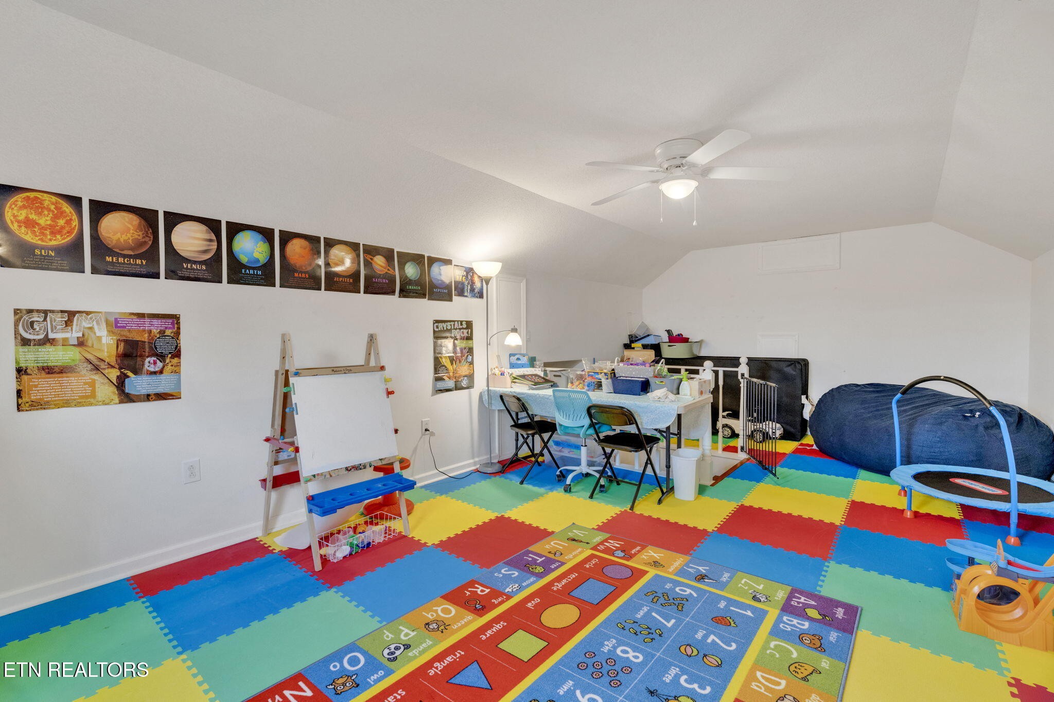 596 Clifty Creek Road Oakdale, TN 37829 - Photo 26 of 60 a very nice looking room with furniture and a table