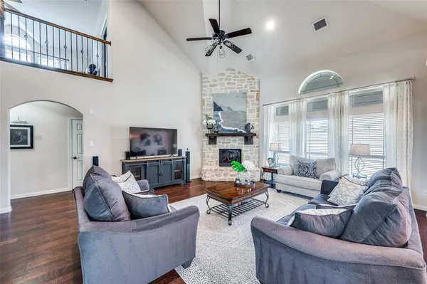 $895,950 | 201 Kingsbury Lane, Prosper, TX 75078