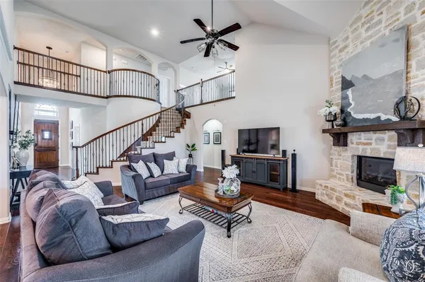 $895,950 | 201 Kingsbury Lane, Prosper, TX 75078