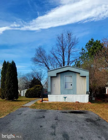 a house view with a outdoor space