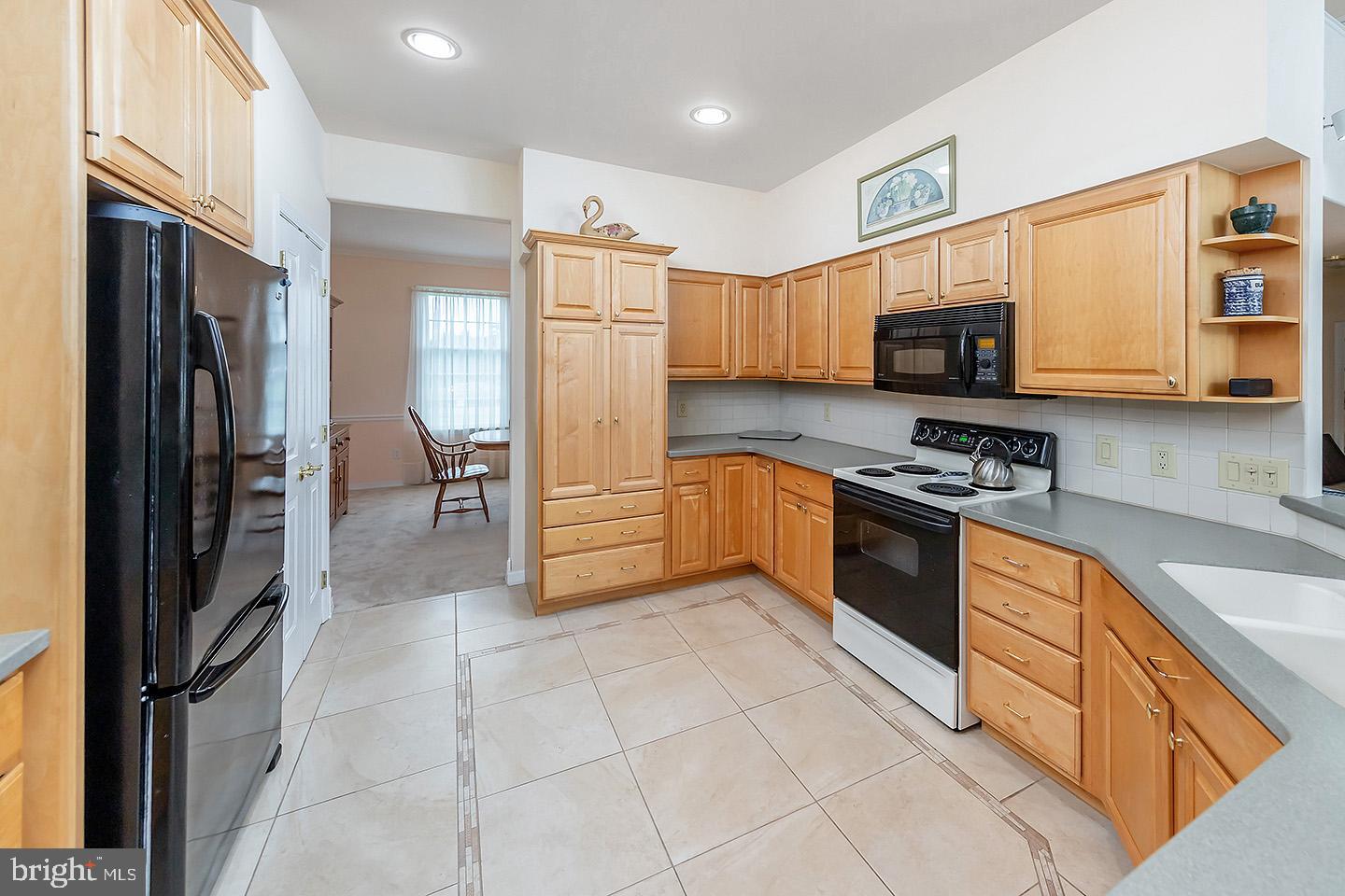 20 Eagle Drive Mullica Hill, NJ 08062 - Photo 11 of 40 Custom pantry