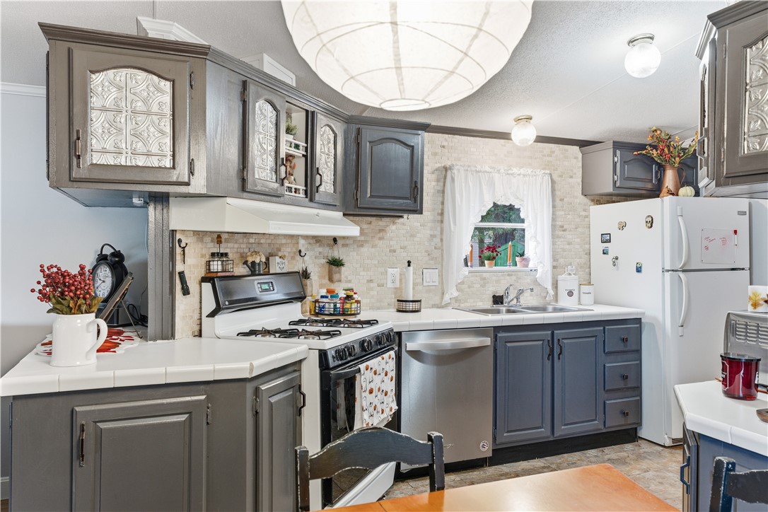 7 Kelly Lane Coventry, RI 02816 - Photo 16 of 42 Gallery Image 16