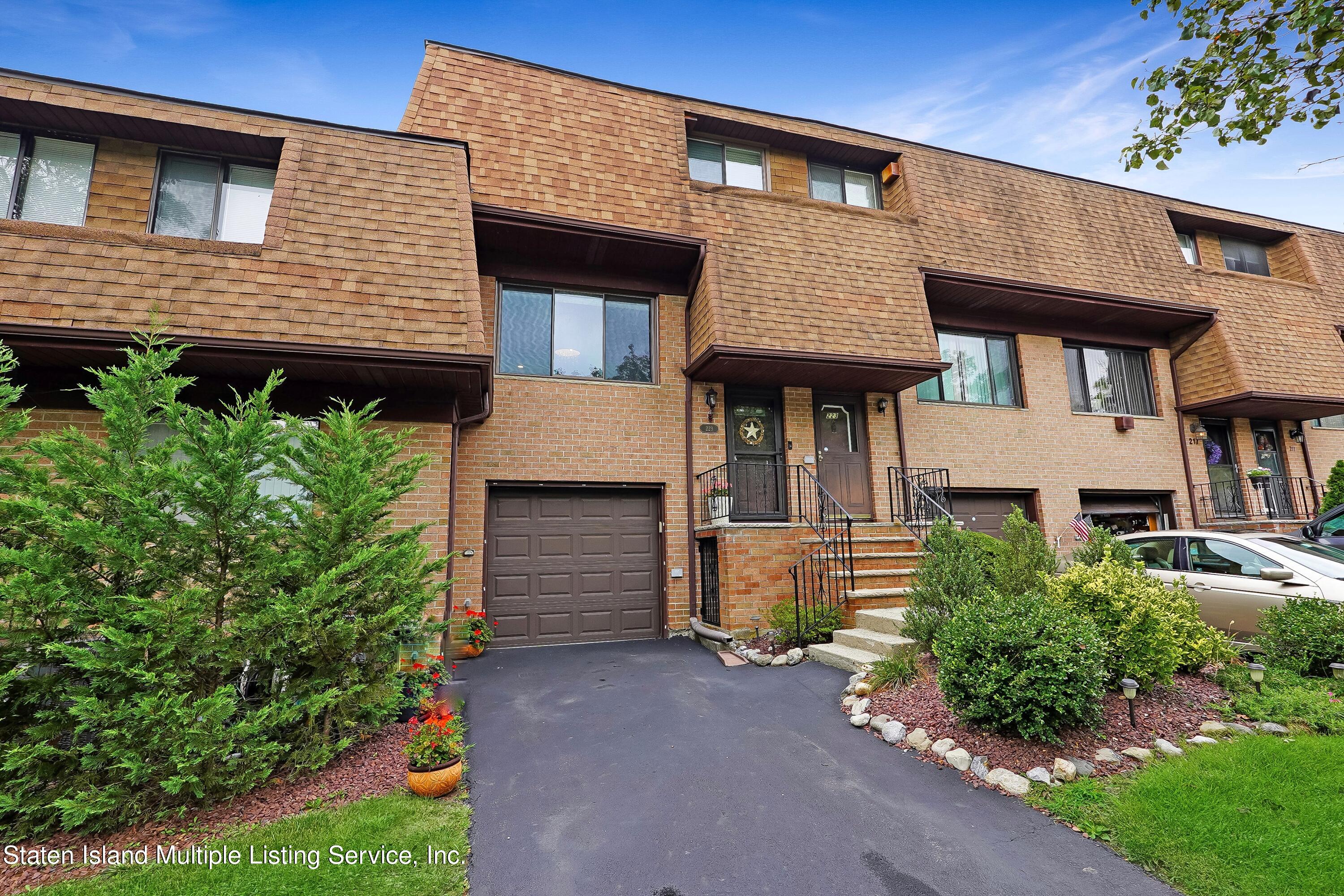 229 Windham Loop Staten Island, NY 10314 - Photo 2 of 30 Photo Jan 29 2023, 9 19 40 AM