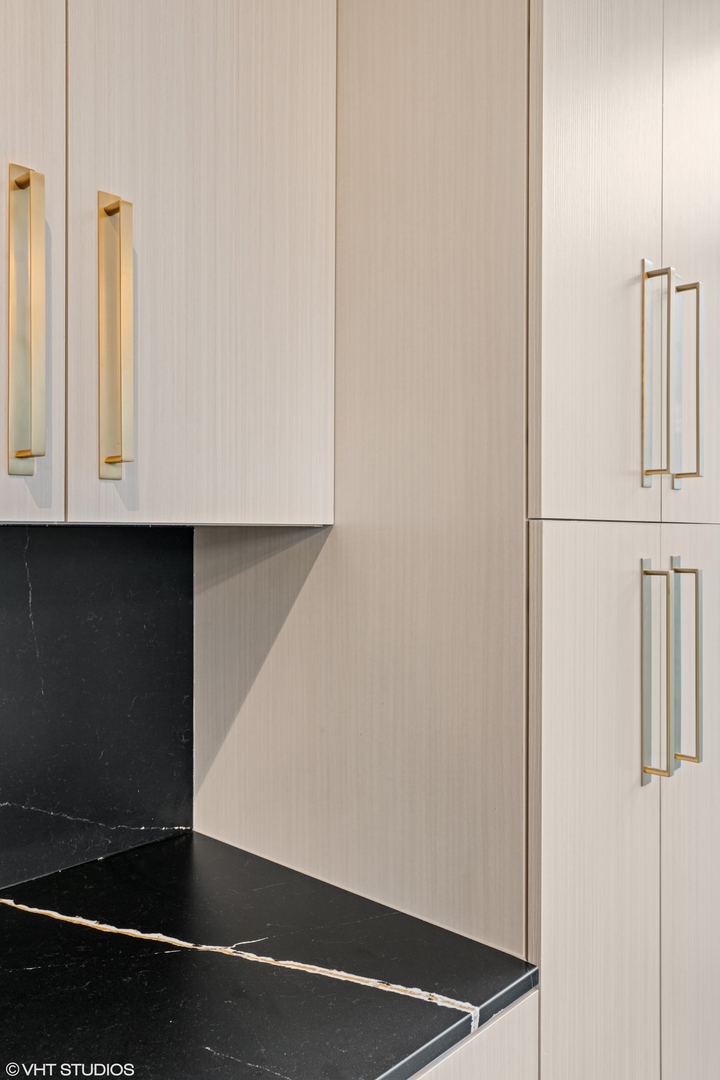 717 South Clark Street, Unit 3003 Chicago, IL 60605 - Photo 6 of 15 a view of cabinets