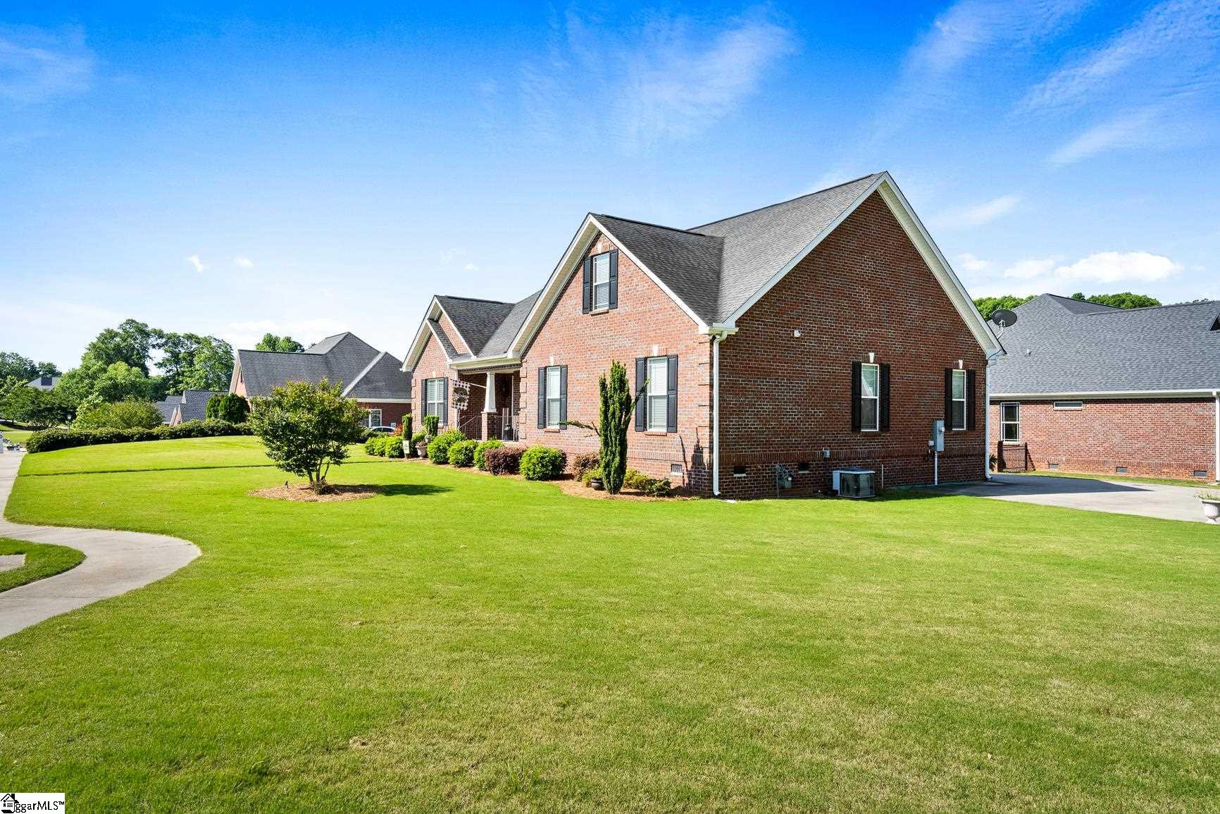 156 Cayman Way Anderson, SC 29621 - Photo 2 of 35