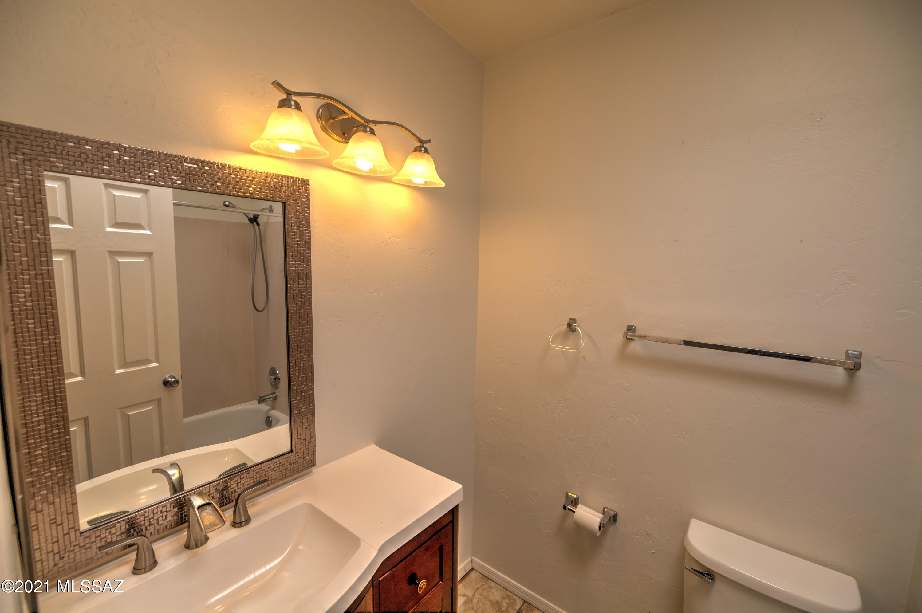 10196 North Inverrary Place Oro Valley, AZ 85737 - Photo 17 of 38