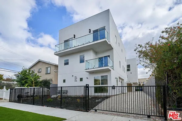 $4,766 | 1108 Queen Anne Place, Los Angeles, CA 90019