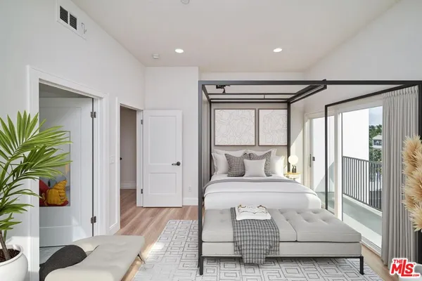 $4,766 | 1108 Queen Anne Place, Los Angeles, CA 90019