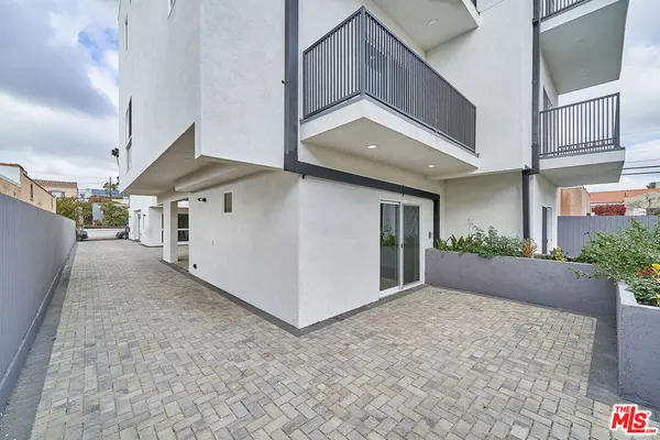 $4,766 | 1108 Queen Anne Place, Los Angeles, CA 90019