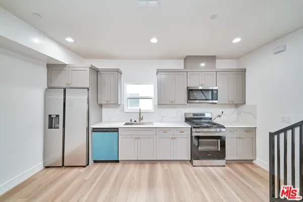 $4,766 | 1108 Queen Anne Place, Los Angeles, CA 90019
