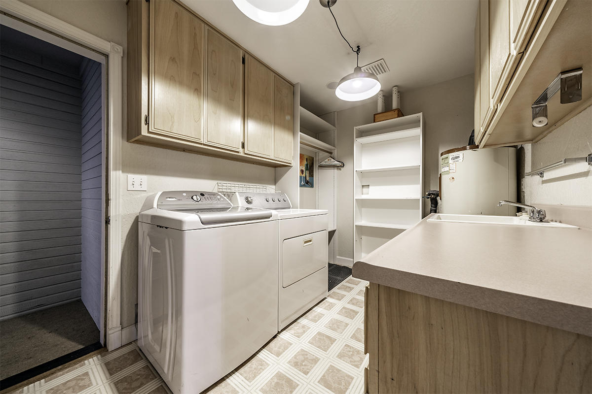 6633 Rapp Lane Talent, OR 97540 - Photo 31 of 58 DSC04116-HDR
