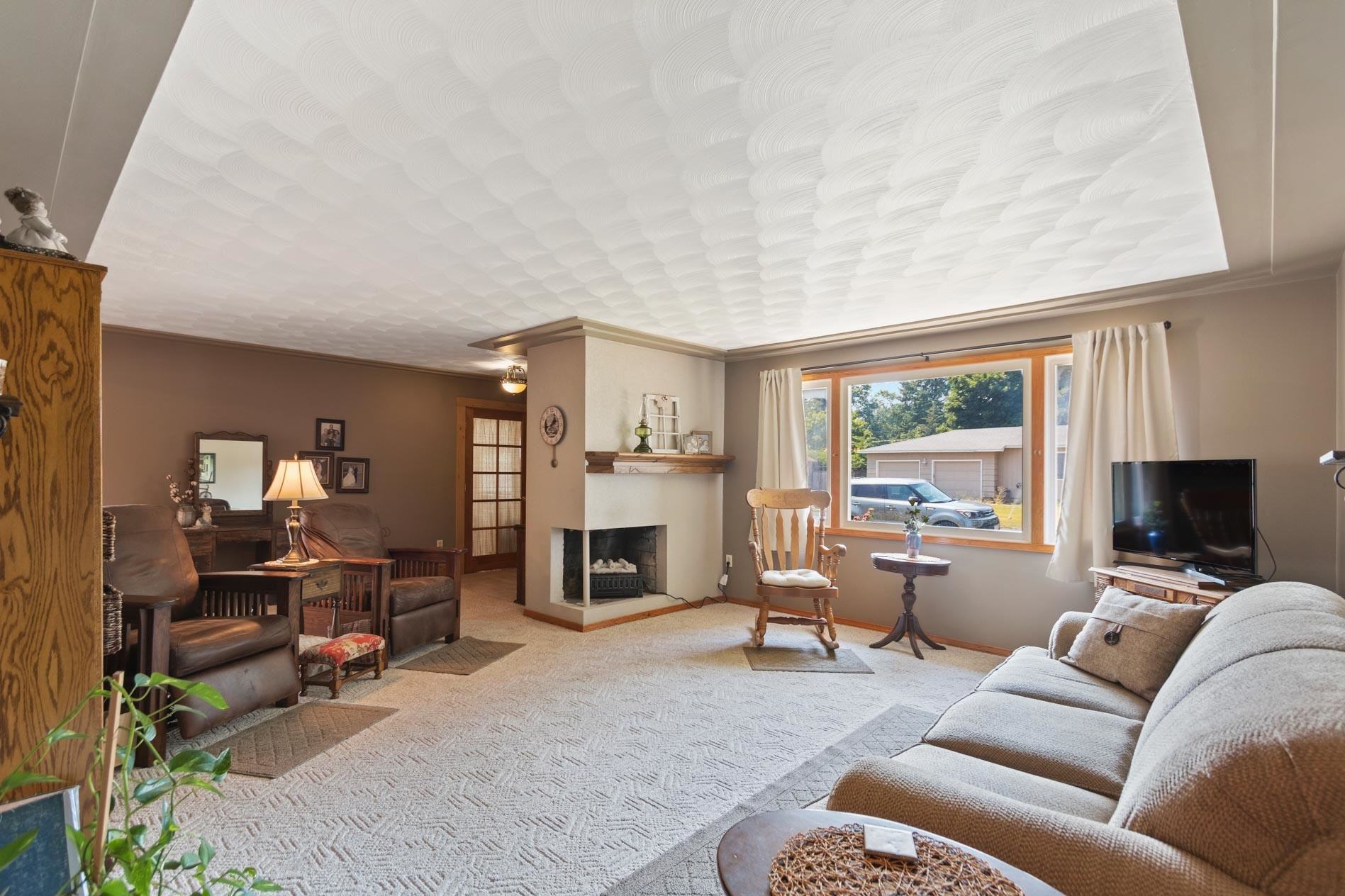 3224 North Center Road Spokane Valley, WA 99212 - Photo 3 of 41